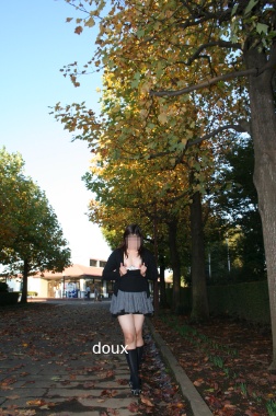 紅葉が綺麗な公園で…