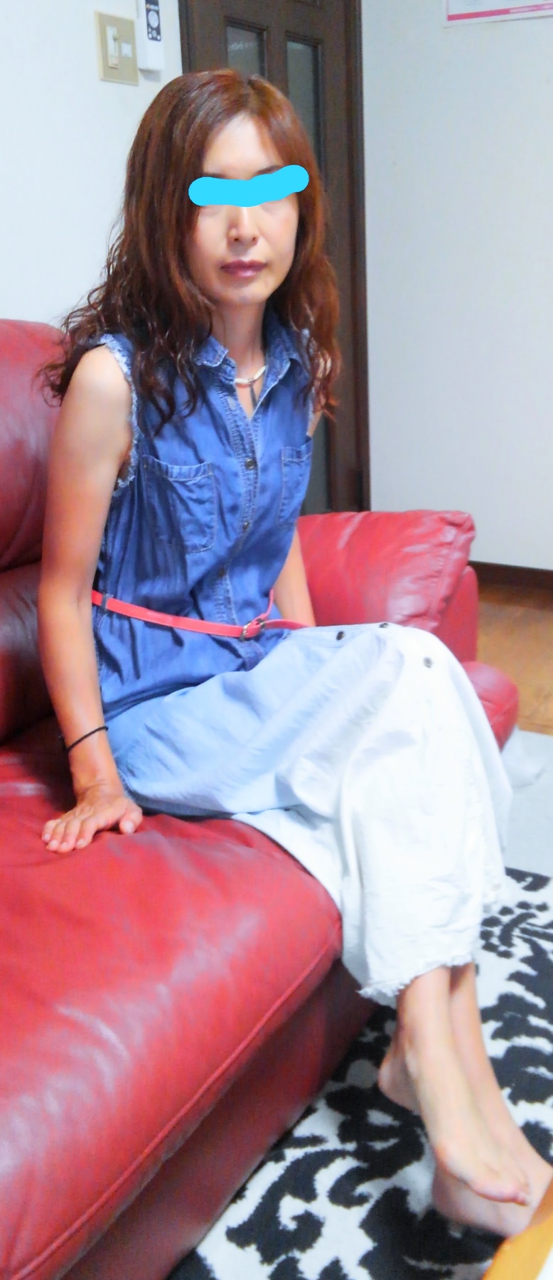 ノースリーブの妻の画像その1