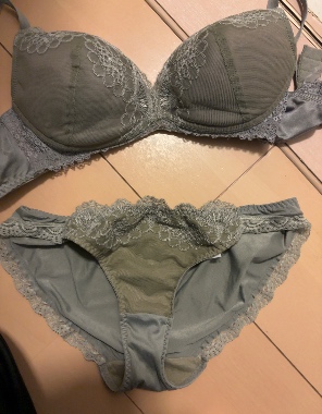 洗濯前の妻のもの