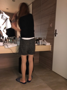 妻の着衣姿と下着姿