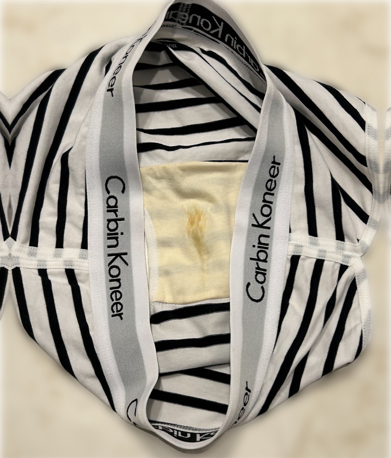 看護師妻　縞パンの画像その5