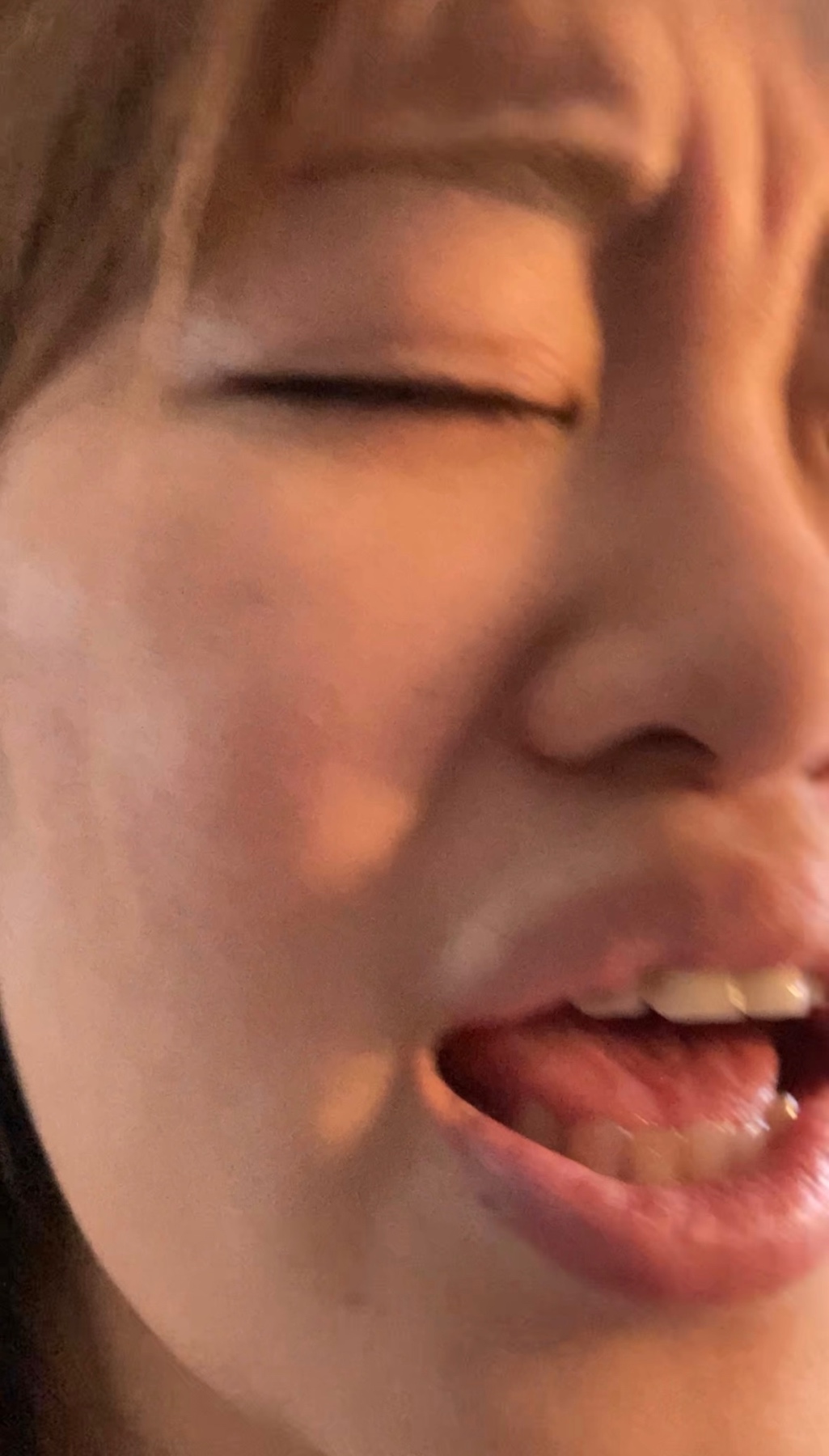 平日も休日も手マンされる熟女妻の画像その5