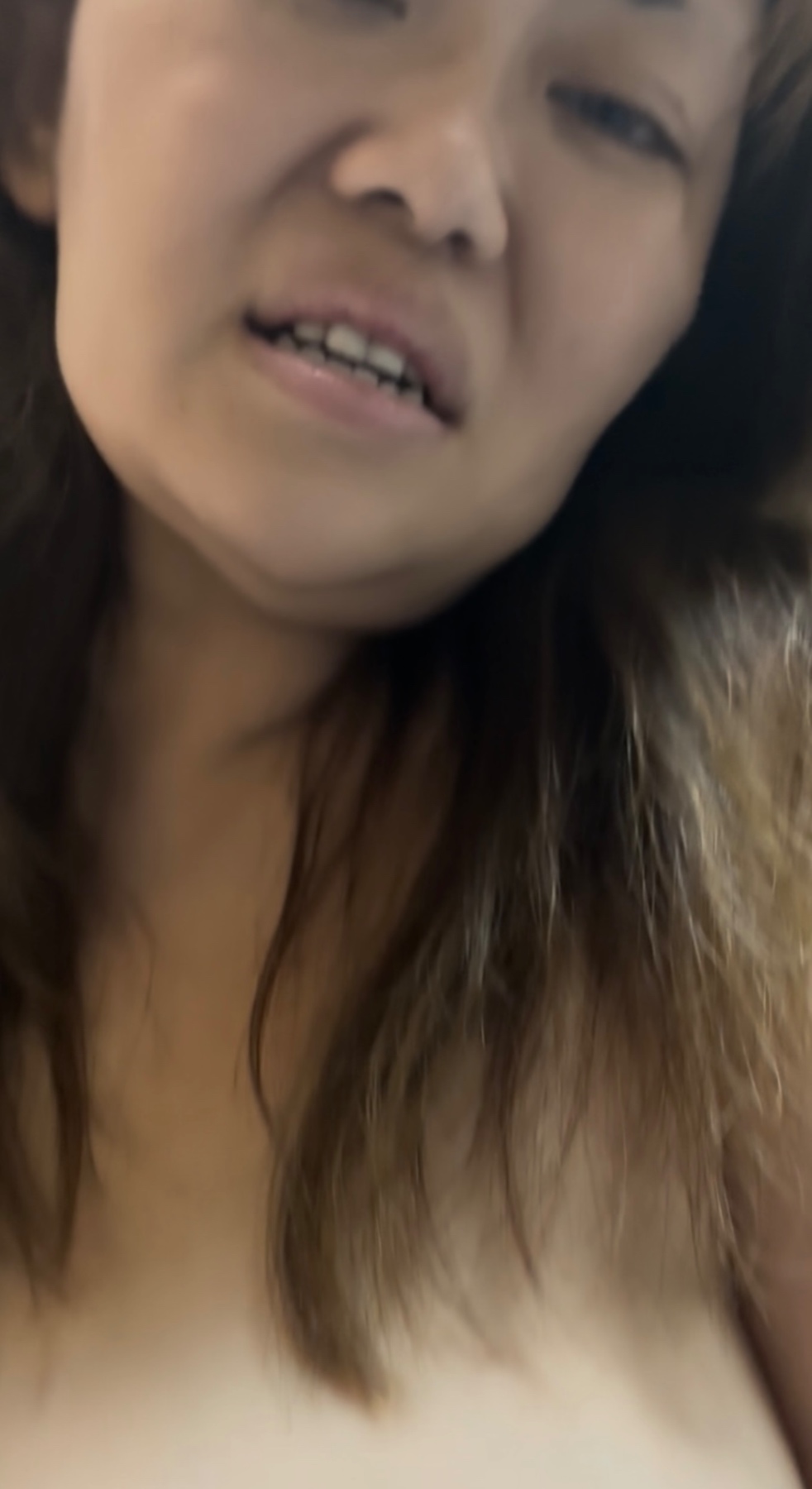 平日も休日も手マンされる熟女妻の画像その3