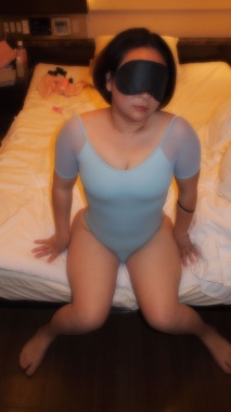 アナル開発中の妻を