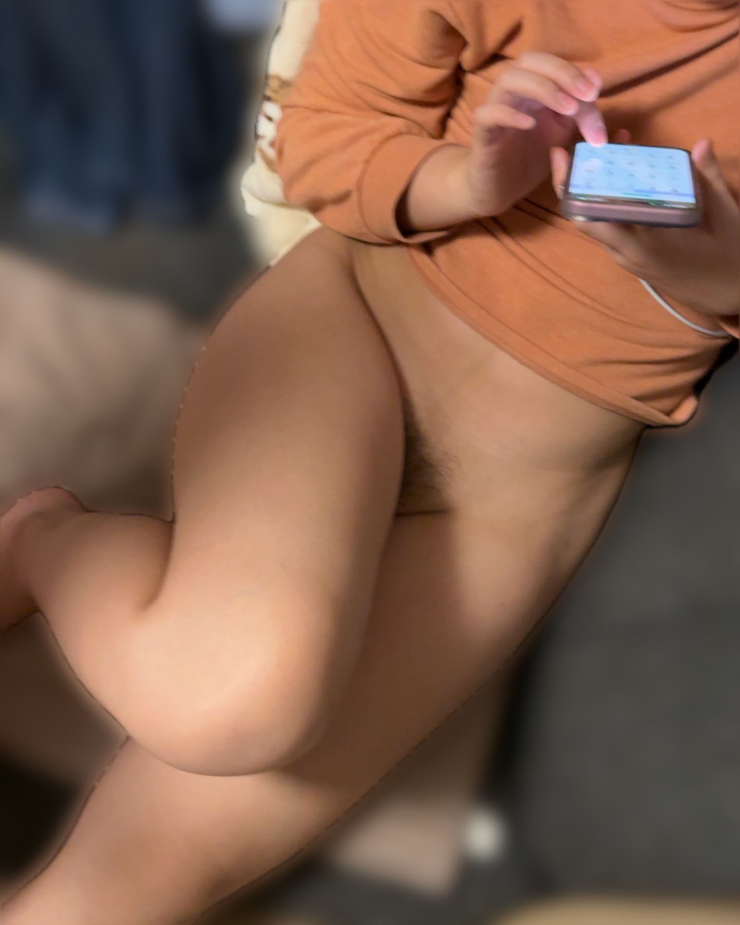 半裸で過ごす20代妻の画像その1