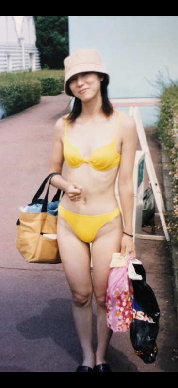 妻のビキニ姿の画像その1