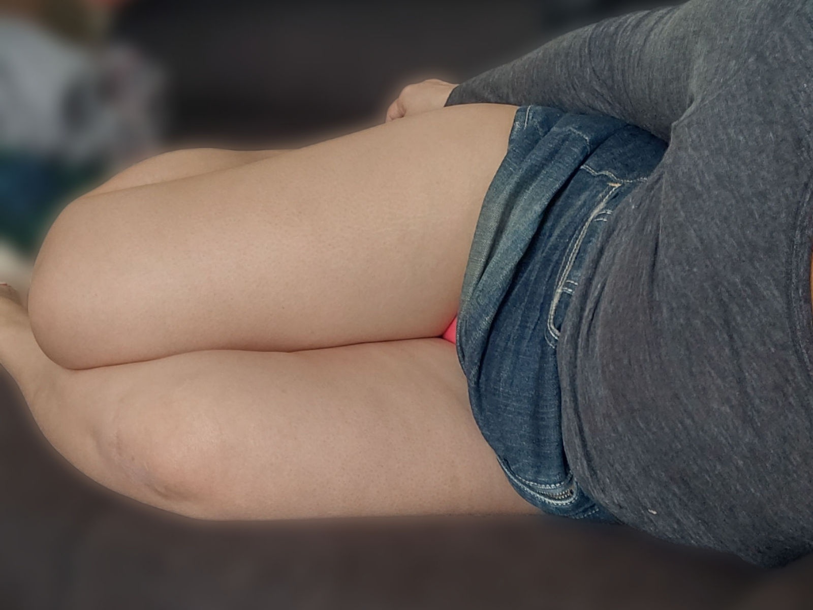 ミニスカでチラッの画像その1