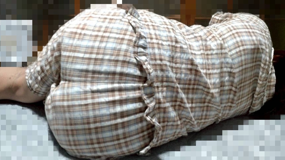 おばさんの服の中身の画像その1