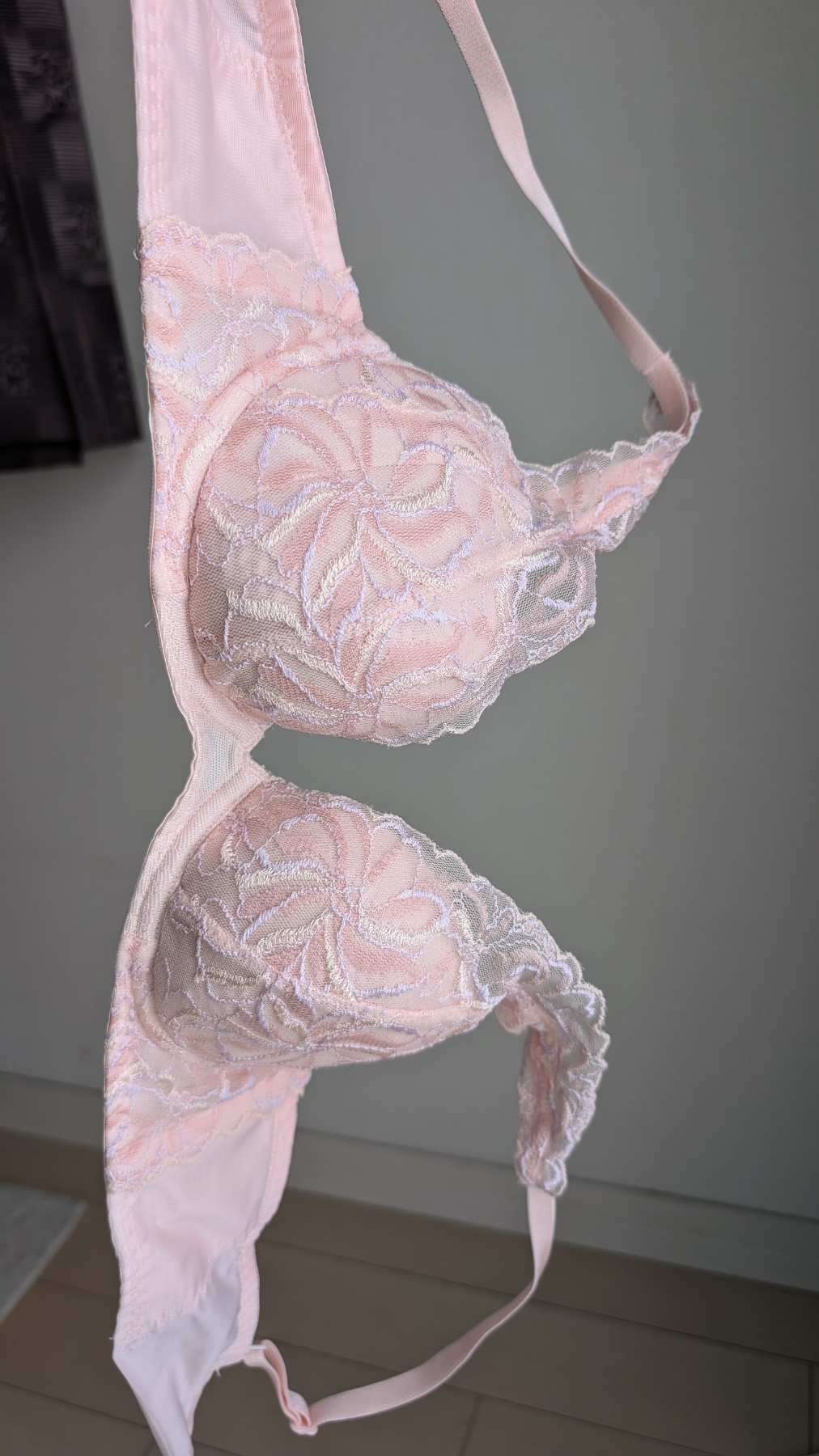 新調ブラで出かけた妻の画像その2