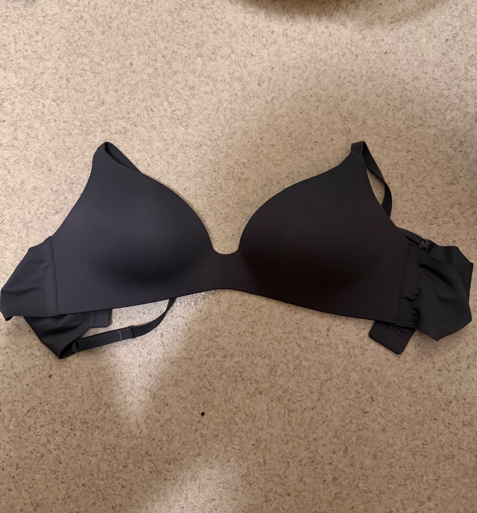 脱衣直後の嫁下着の画像その3