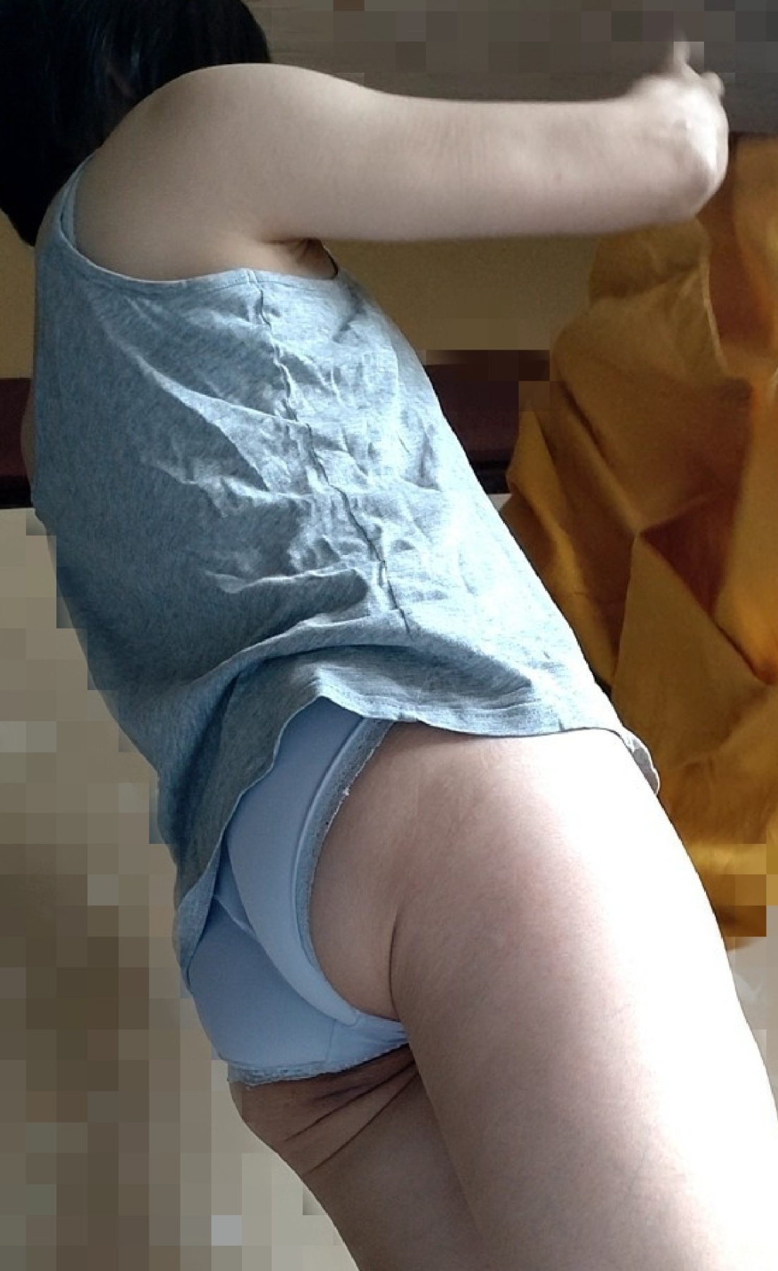 おばさん妻の下着姿の画像その1