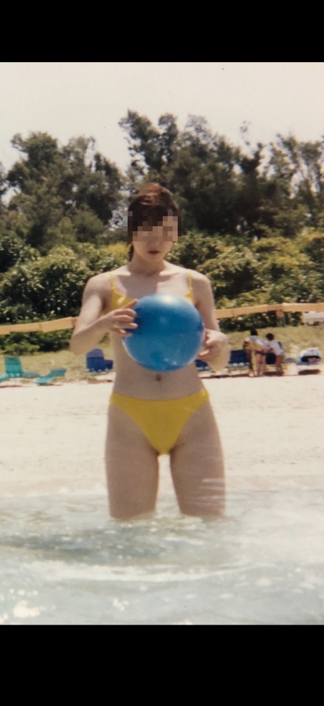 妻のビキニ姿との画像その2