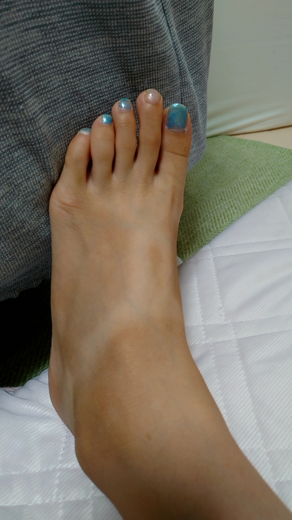妻の足の指の画像その2