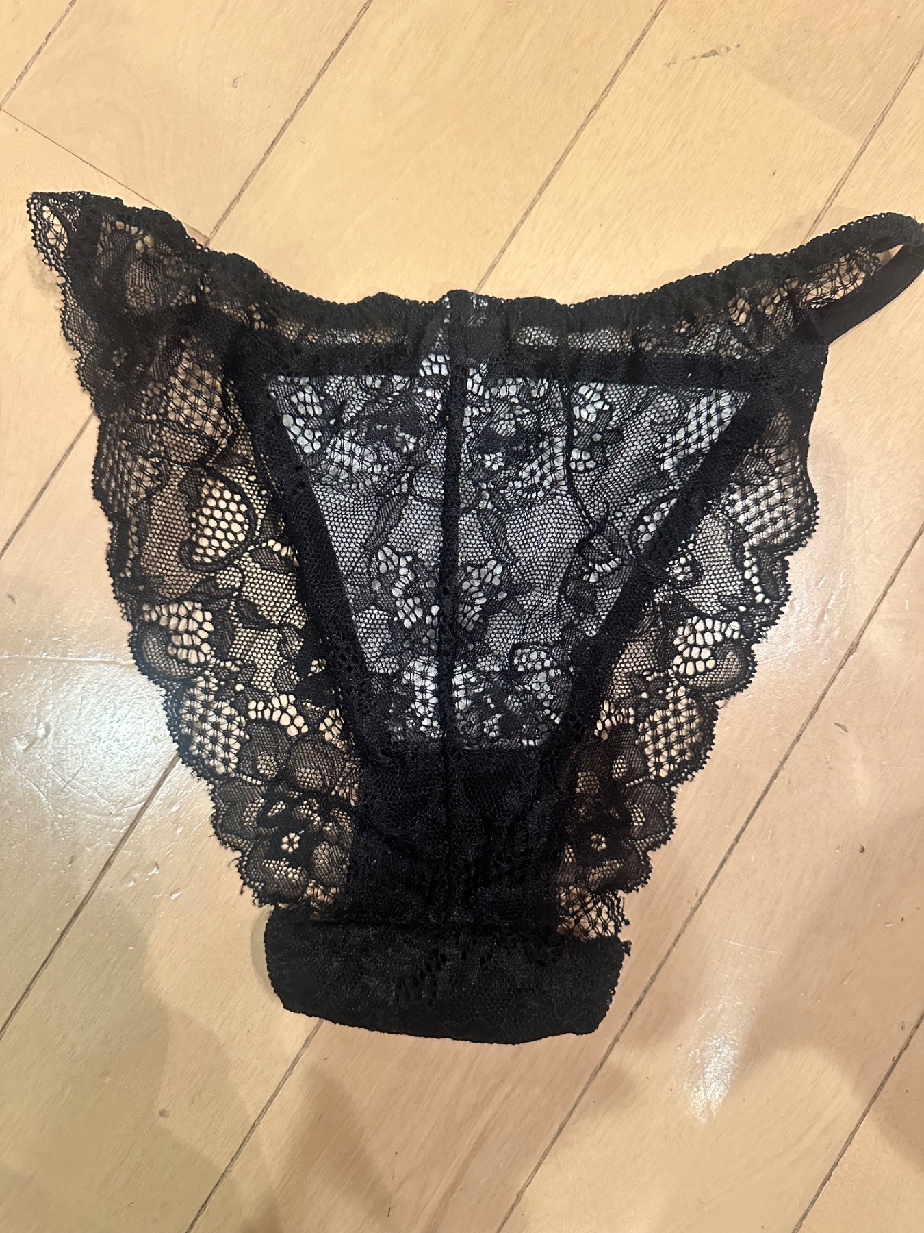 保育士妻の脱ぎたての画像その3