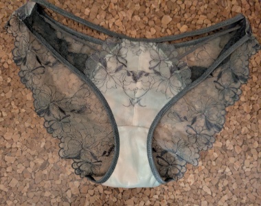 昨夜のセックス用パンティ