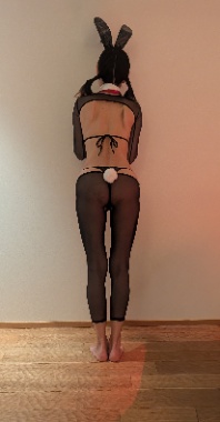 長身スレンダー微乳妻