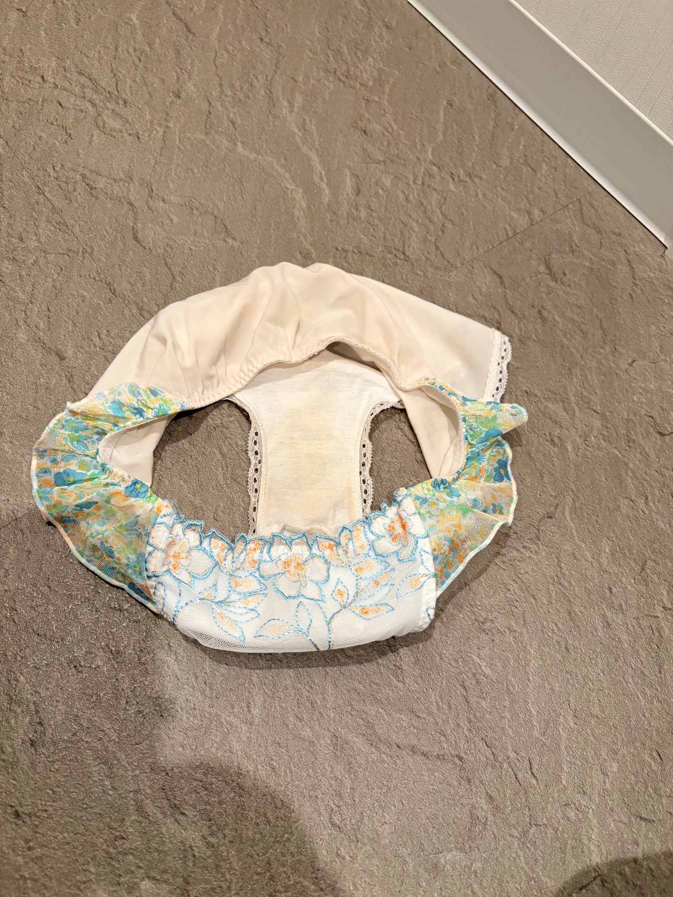 この中に身につけてる…の画像その3