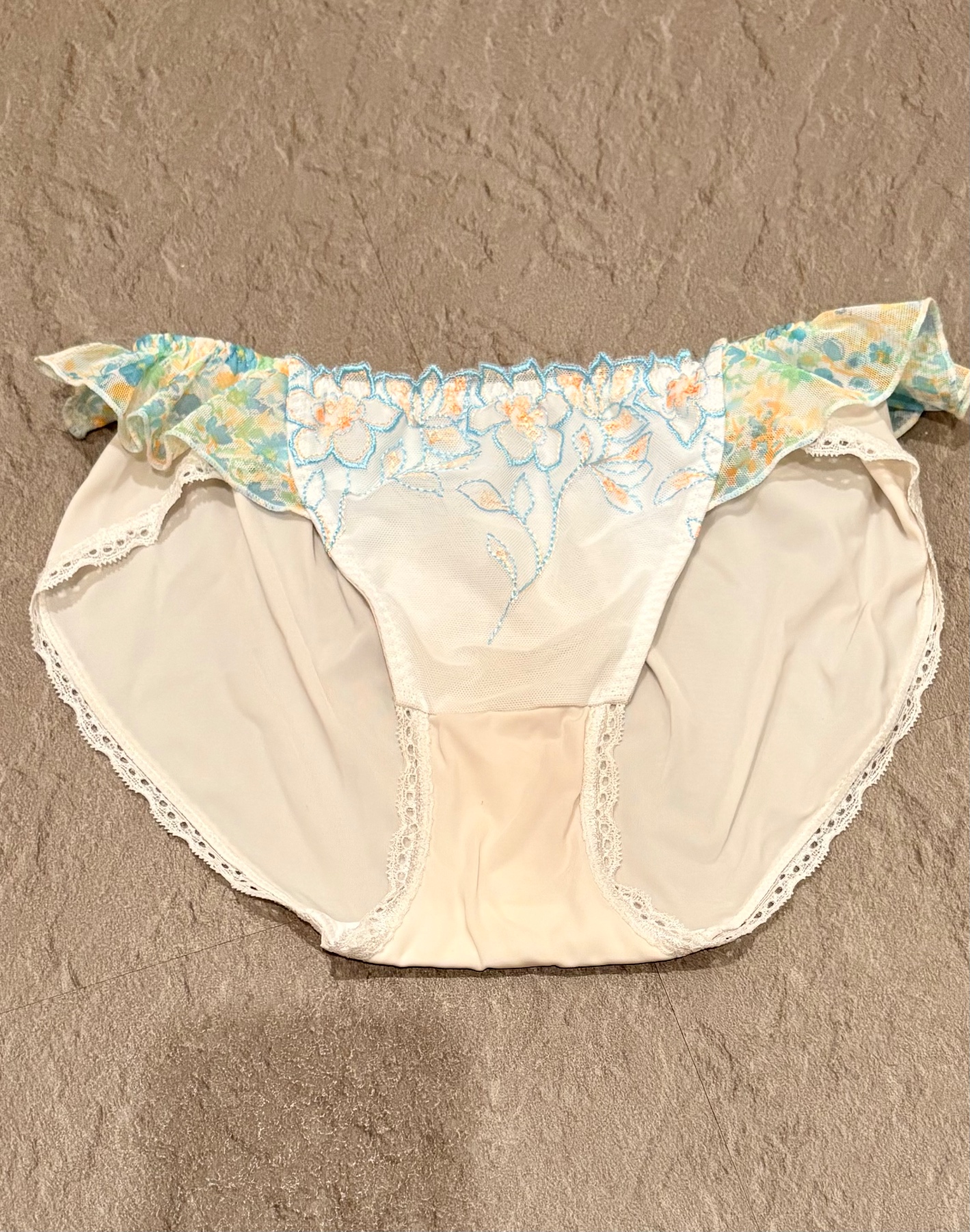 この中に身につけてる…の画像その2