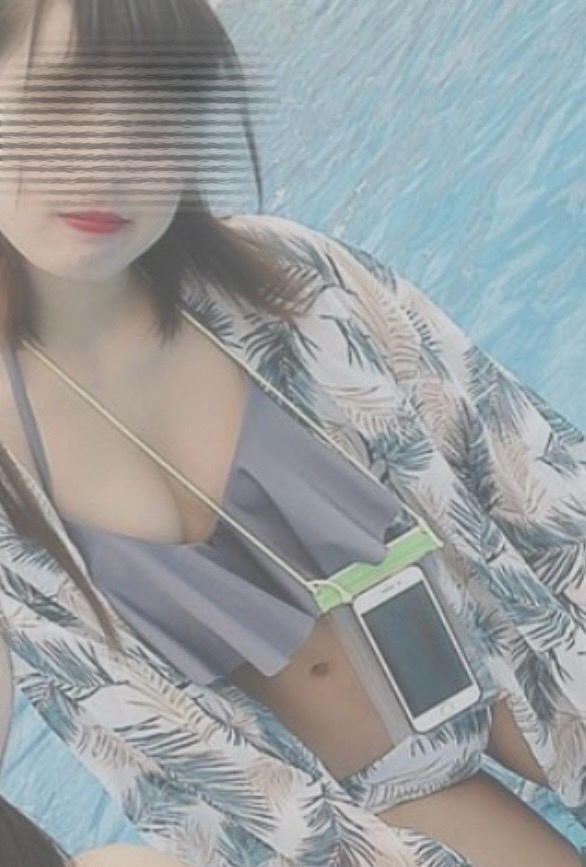 職場の後輩の水着の画像その2