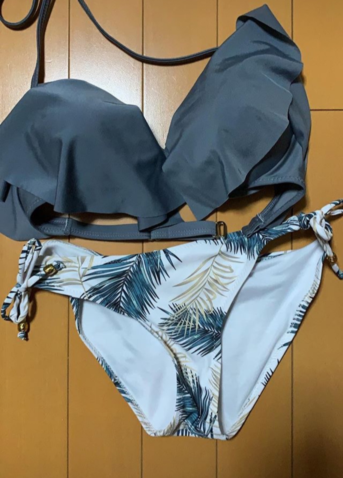 職場の後輩の水着の画像その1