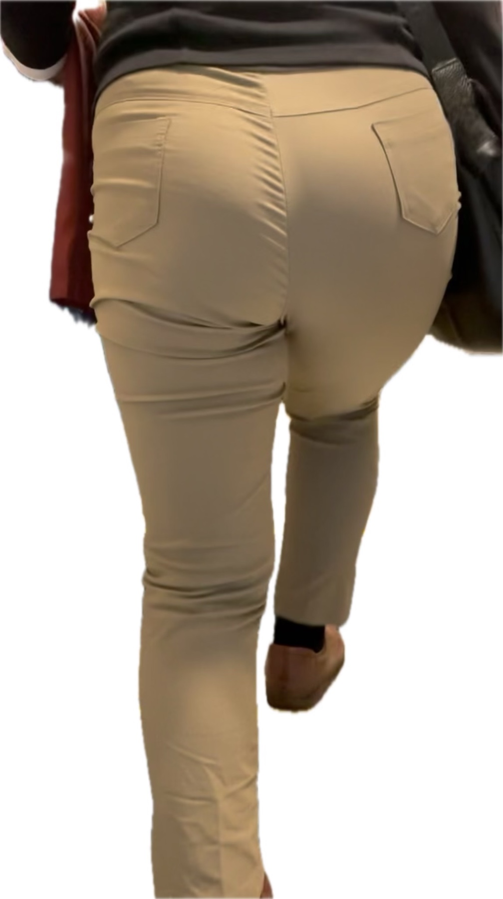 学校行事に向かう巨尻妻の画像その2