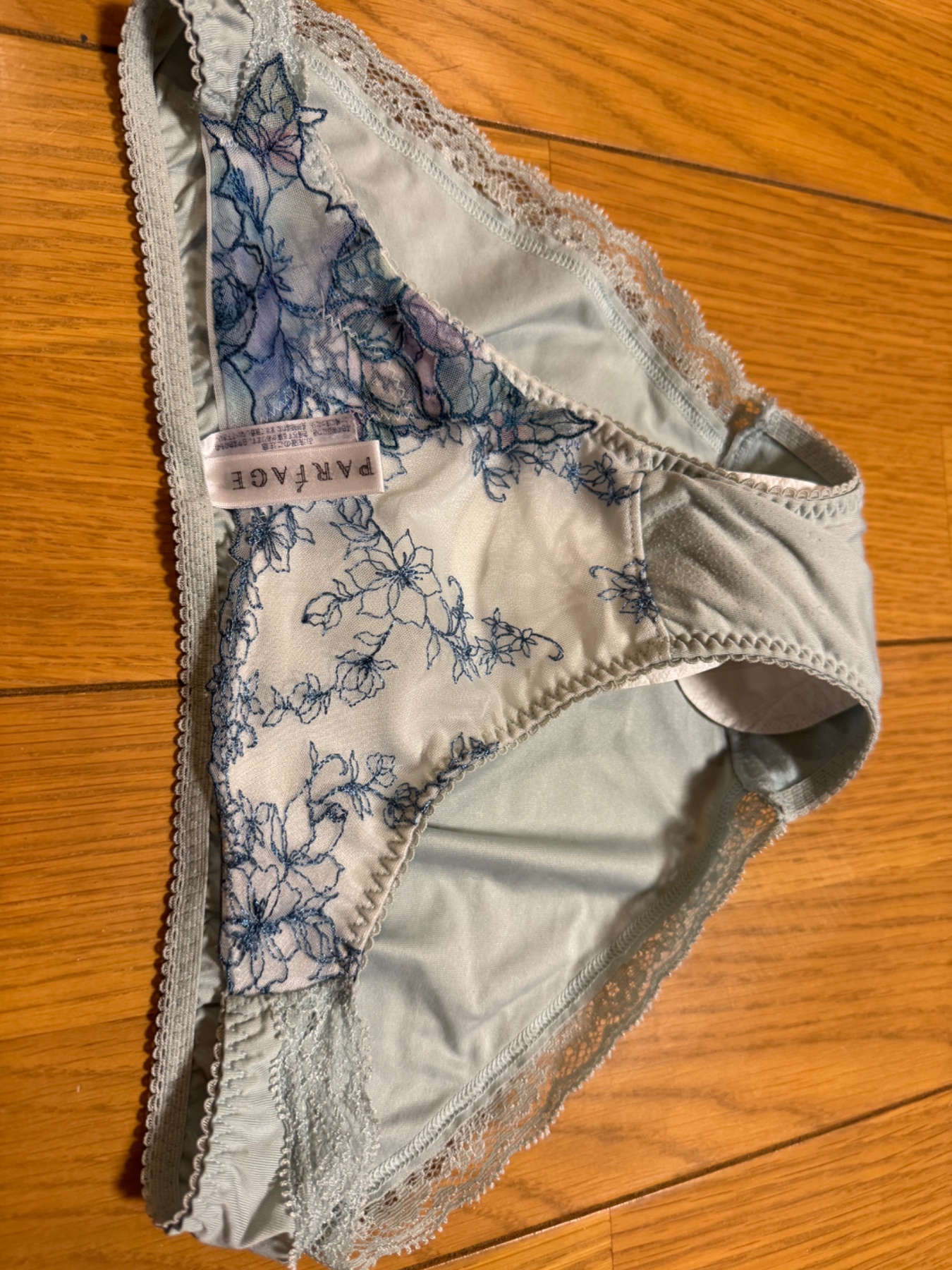 今朝脱いだパンティの画像その1