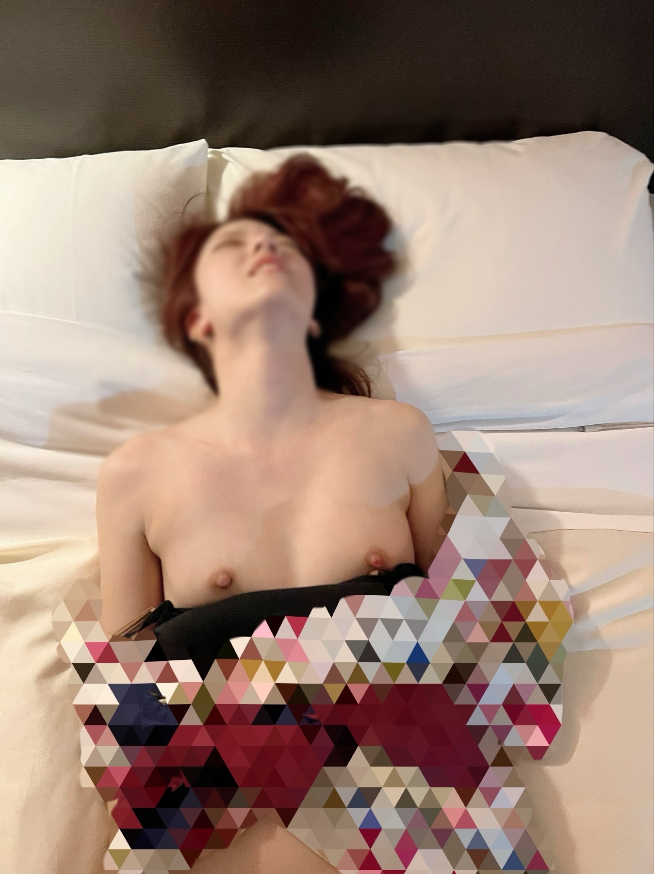 晒されてイキ狂う変態奥さんの画像その1