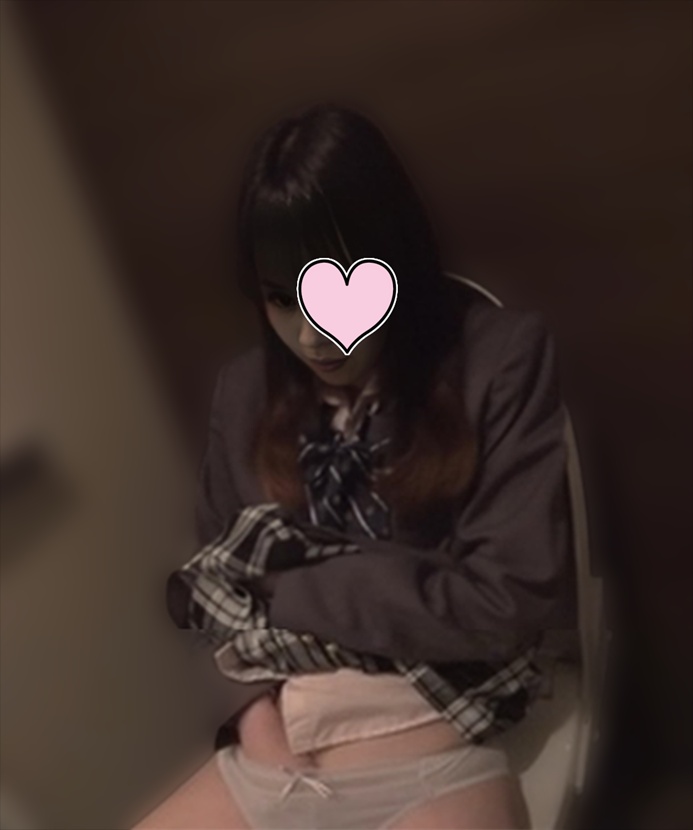 トイレでオナニーの画像その1