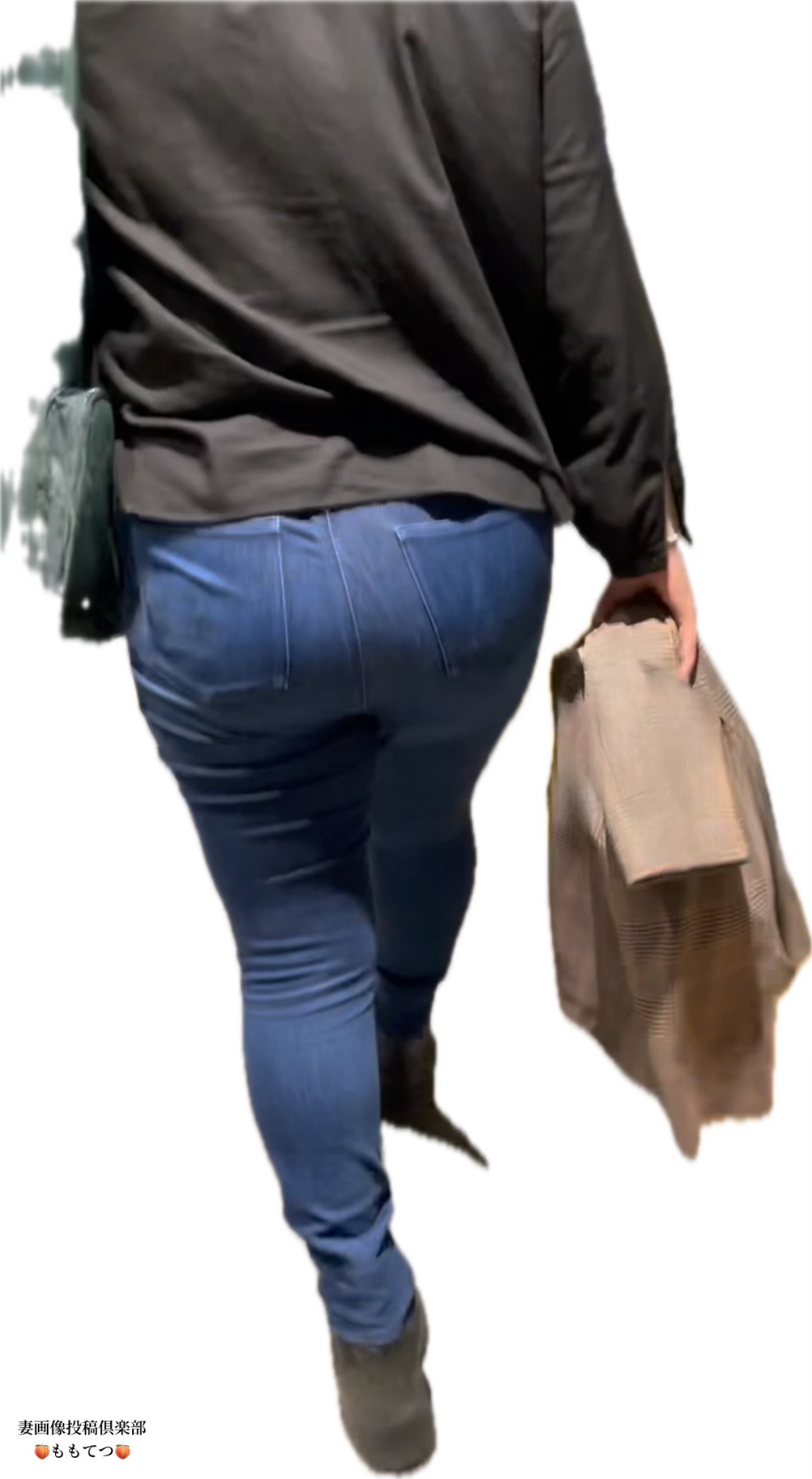 学校行事に向かう巨尻妻②の画像その4