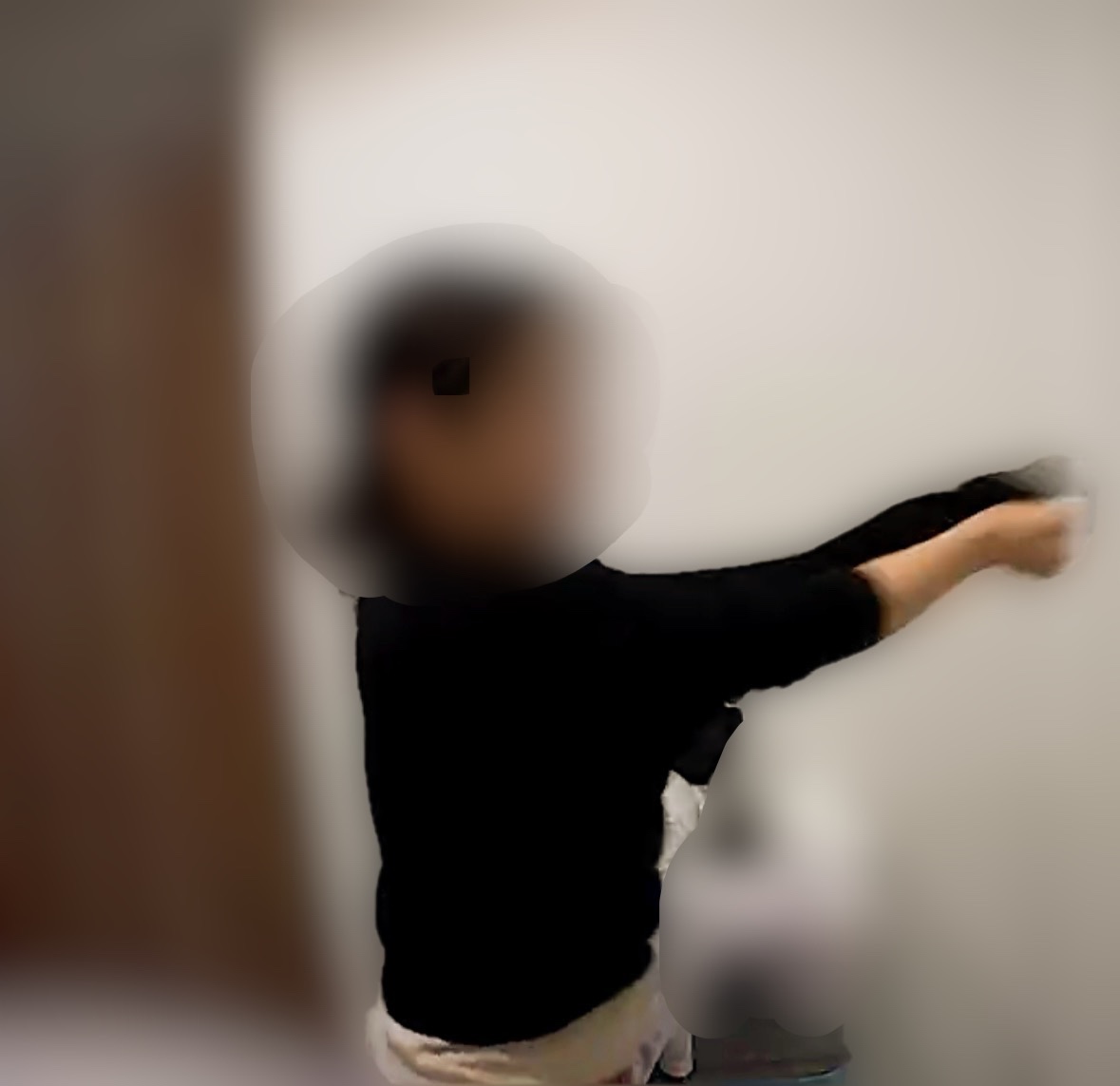 低身長妻の脱衣の画像その1