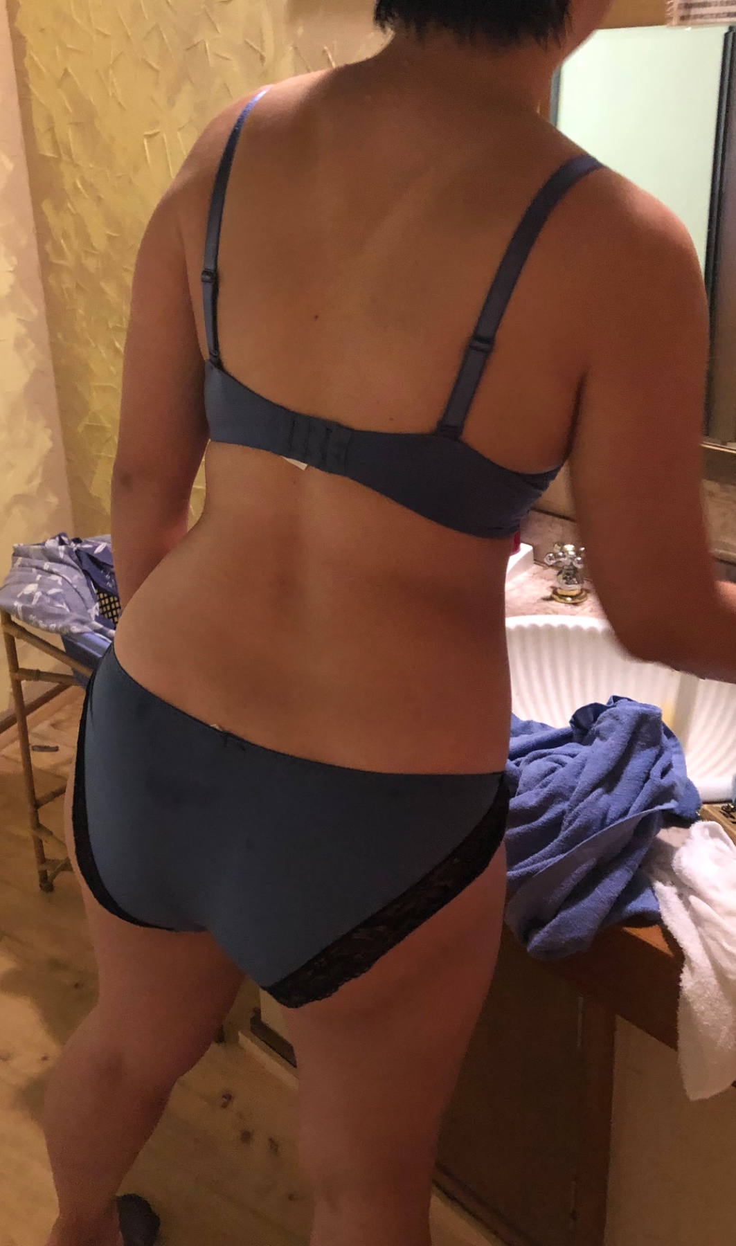 妻の脱ぎたて下着を観察の画像その2