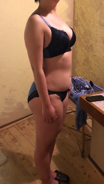 妻の脱ぎたて下着を観察