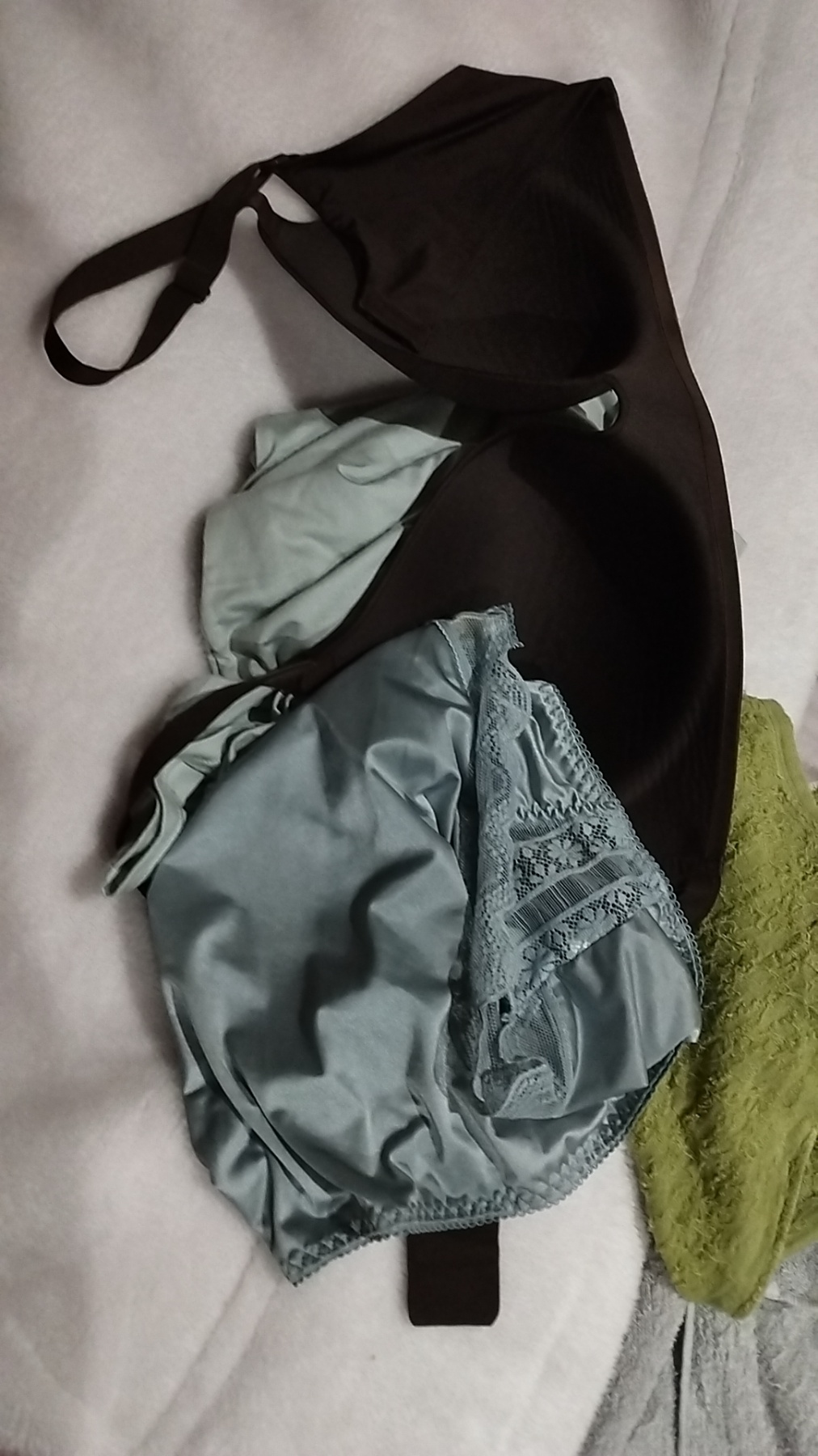 変わり映えしない熟嫁の下着の画像その4