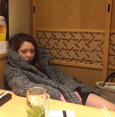 寝たら撮られるよ