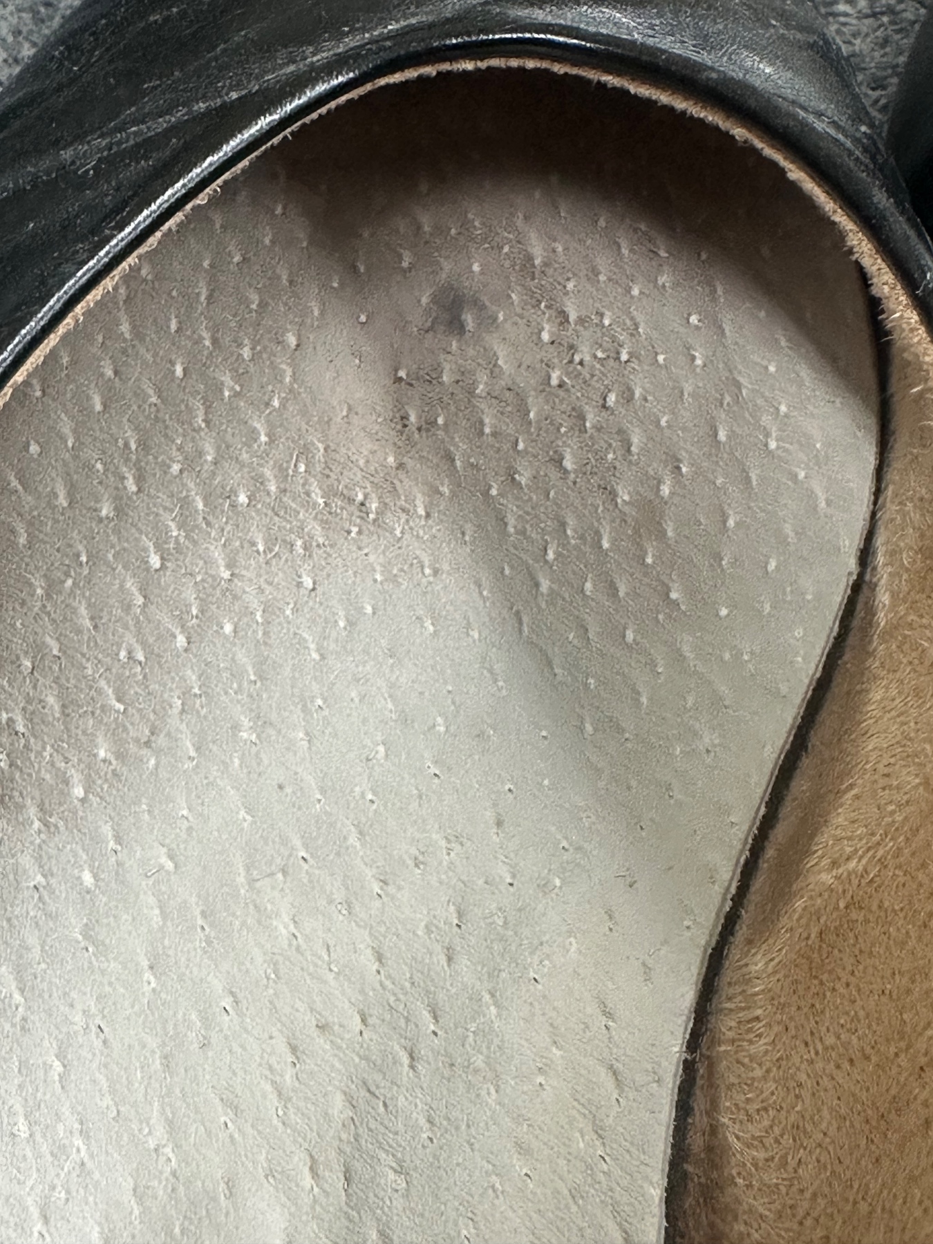 事務員の汗パンプスの画像その5