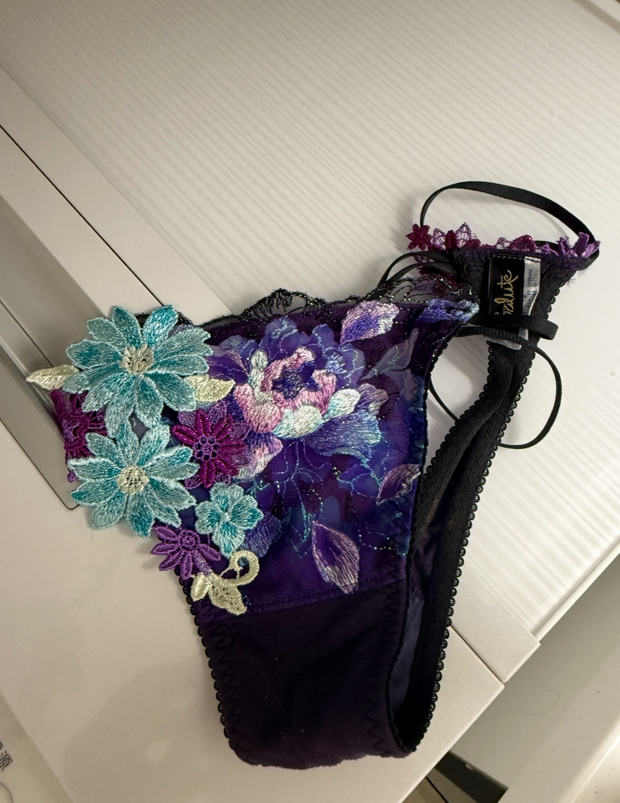 保険会社の妻のTバックの画像その1