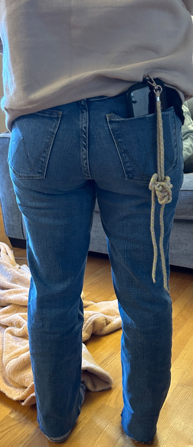 妻の着衣の下尻の画像その1