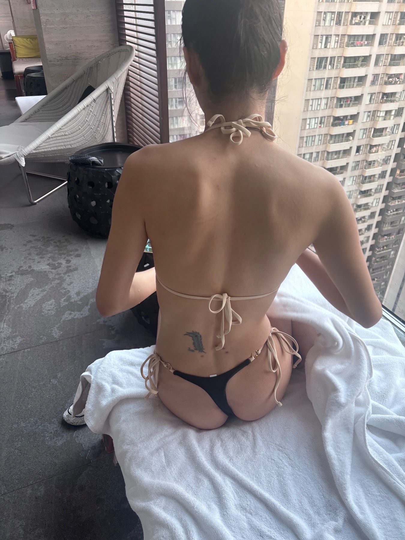 現地妻室内プールでの画像その3