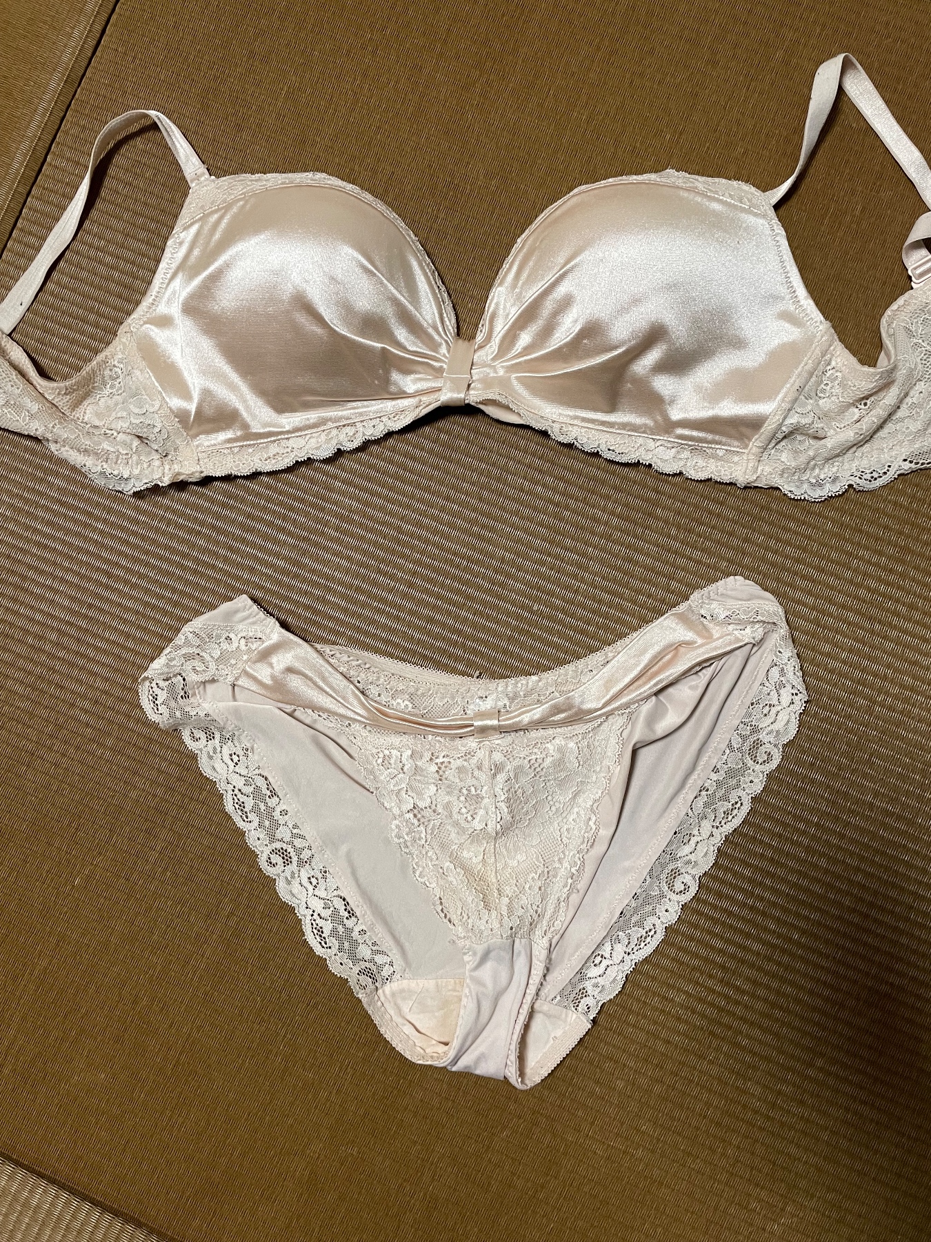 妻の下着とおっぱいの画像その3