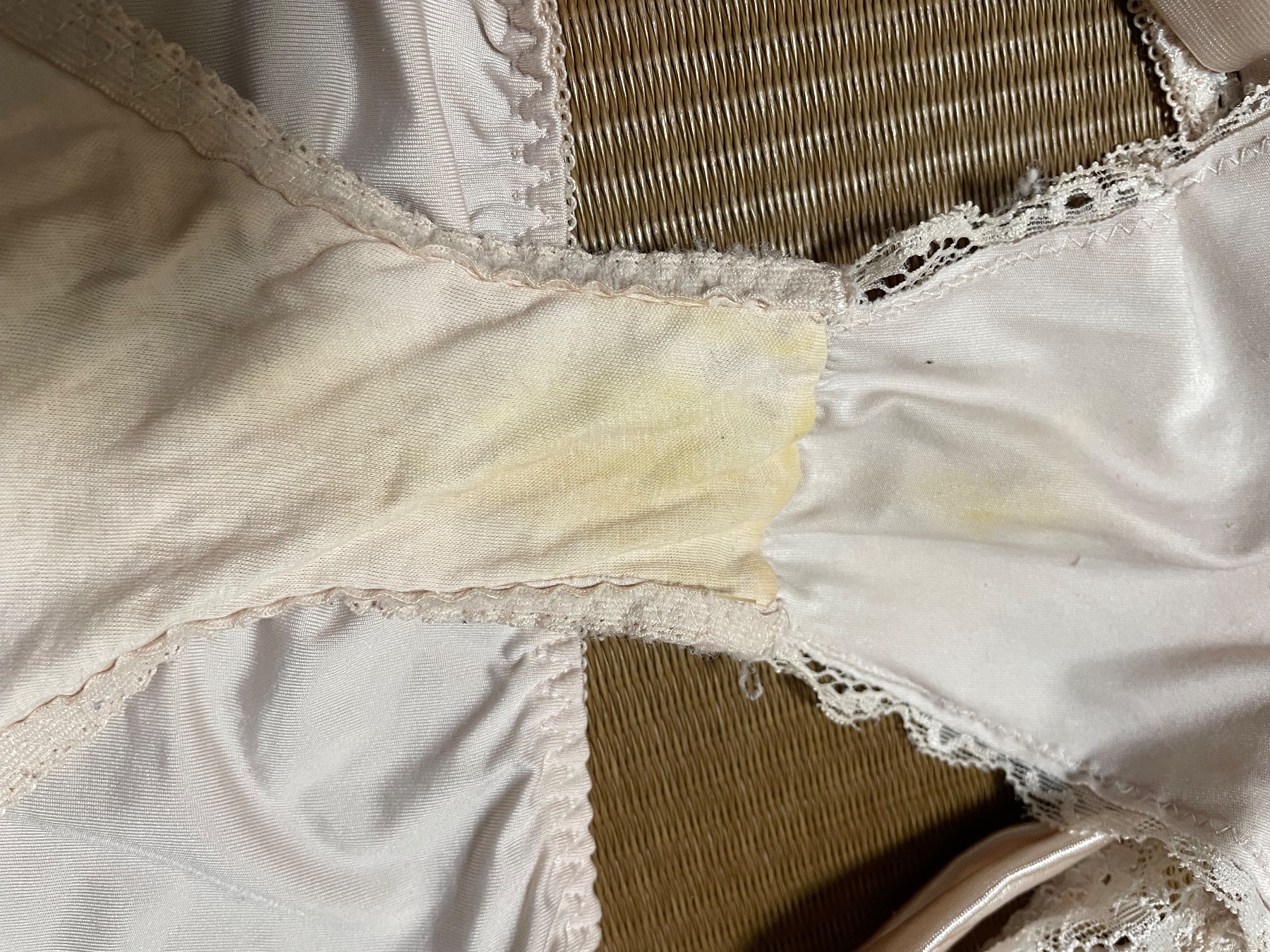 妻の下着とおっぱいの画像その4