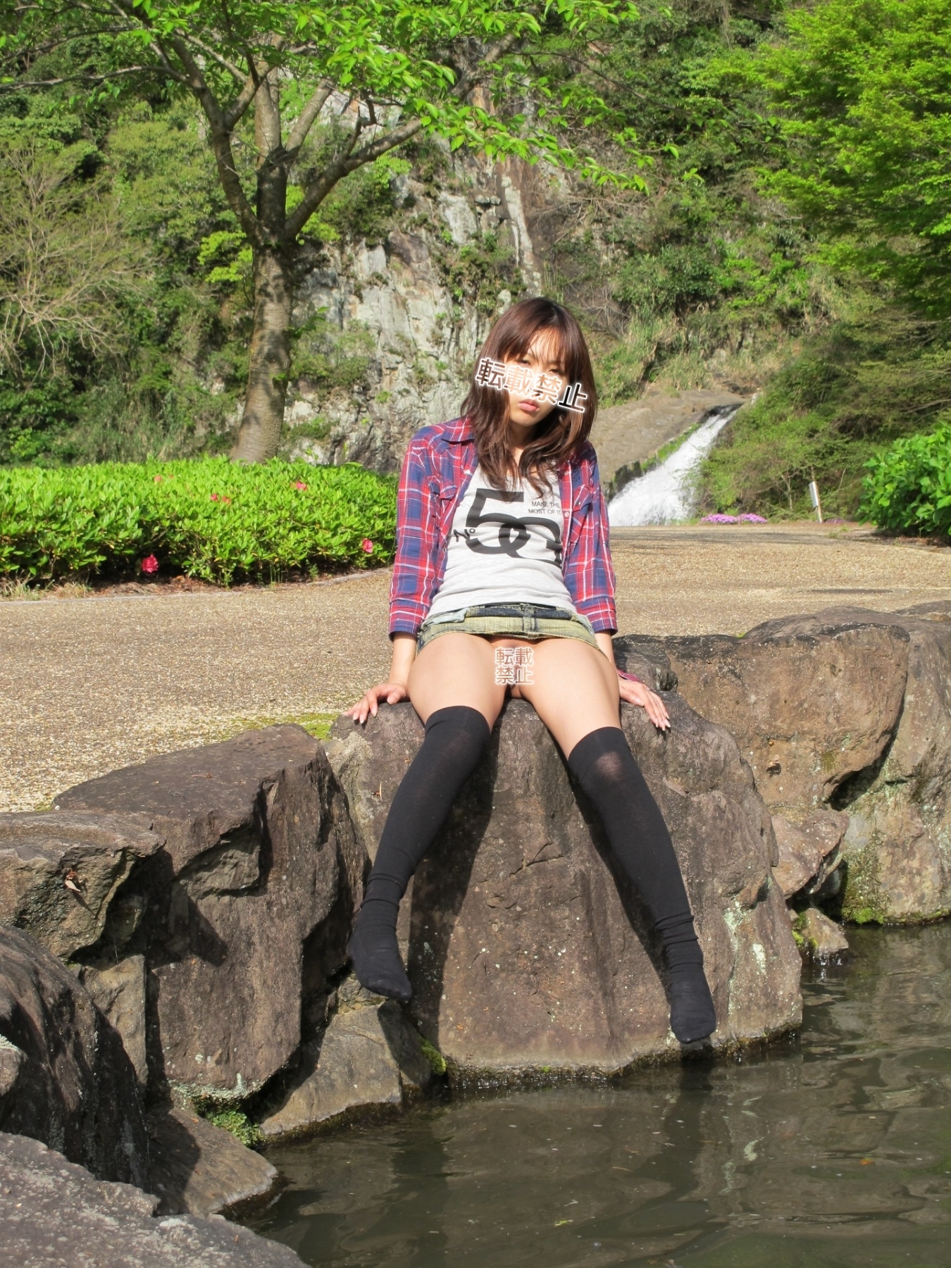 NPNBミニスカ散歩再々投稿の画像その3