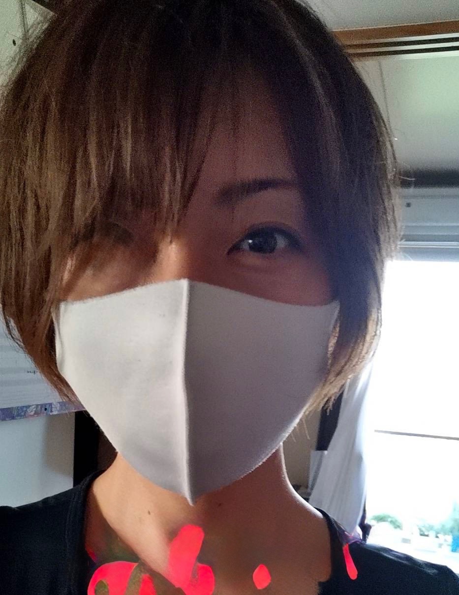 40歳 歳の差妻の下着姿の画像その1