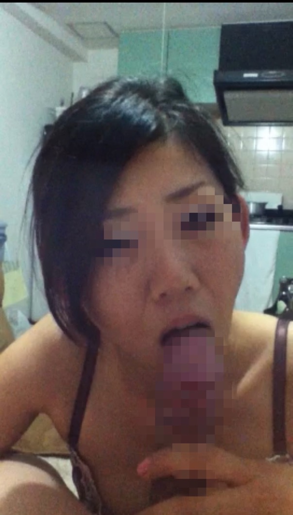 妻のフェラチオの画像その1
